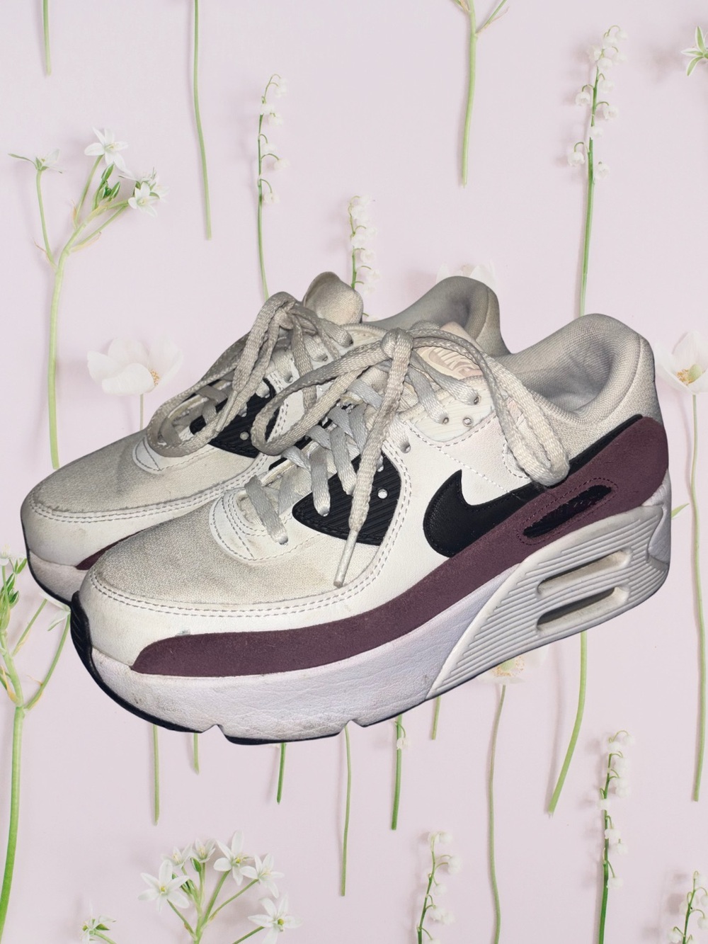 Nike Air Max 90 Women’s White Burgundy Black Sneakers Size 7.5